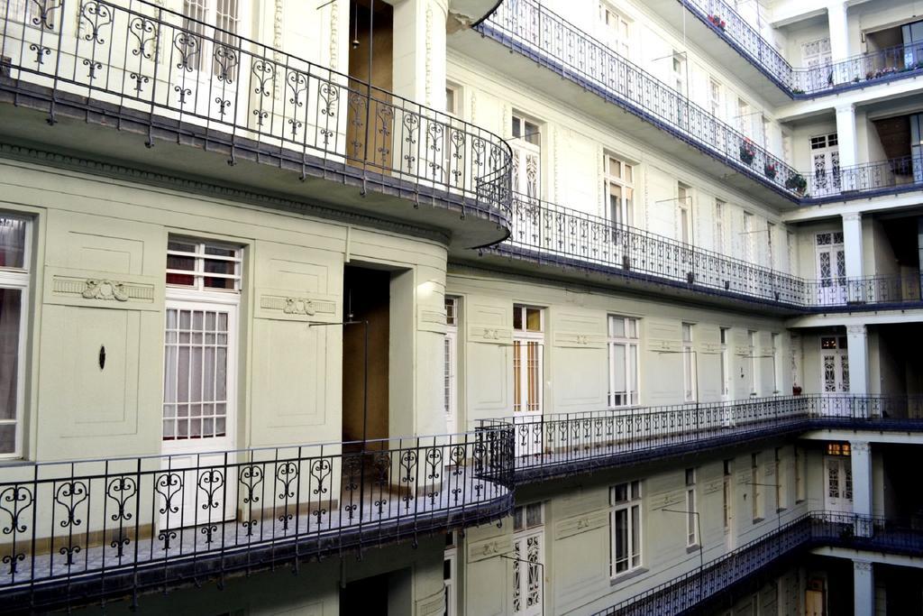 Casamia-Elegant Central Vaci St.Apt Budapest Eksteriør billede